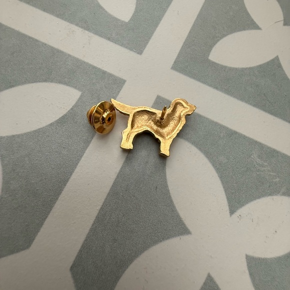 Vintage Avon Labrador lapel pin - Picture 4 of 4